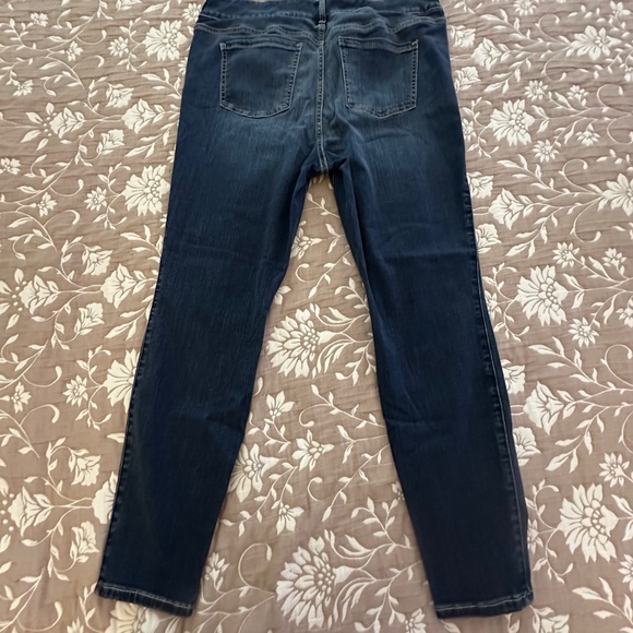 TORRID Jeans - Jegging Super Soft - Size 18 R - Picture 3 of 5